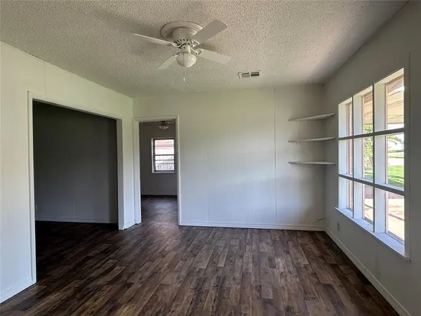1708 W Modelle AVE, Clinton, OK 73601