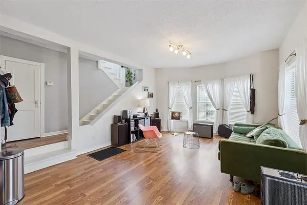 611 E Noble AVE, Guthrie, OK 73044