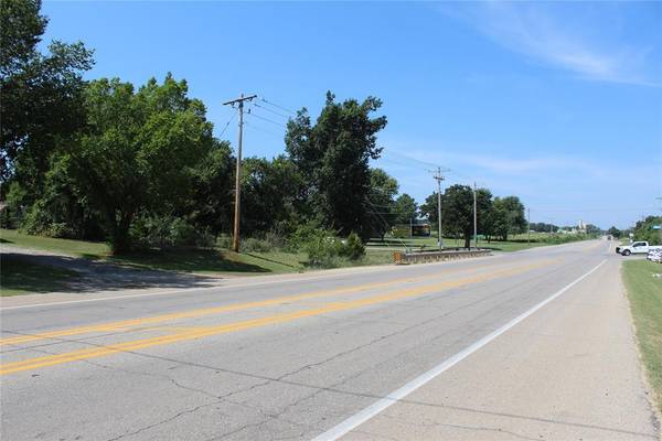 102 S Industrial RD, Chandler, OK 74834