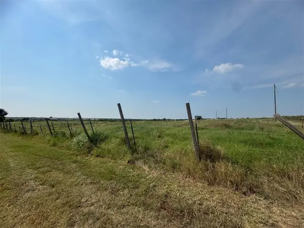 Tall Oaks LN, Guthrie, OK 73044
