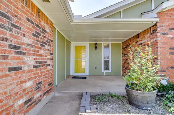 2200 Lazy Brook TRL, Edmond, OK 73013