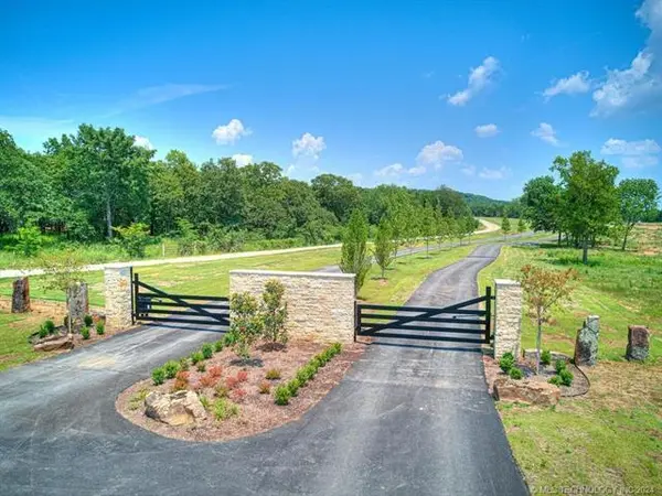 602 Pebble Ridge RD, Eufaula, OK 74432