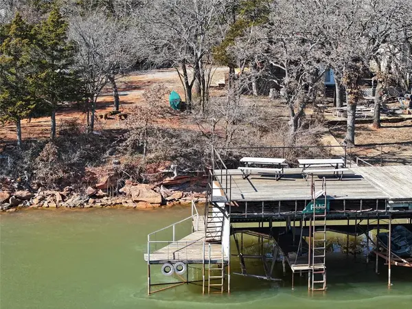 26 W Shore DR, Edmond, OK 73007