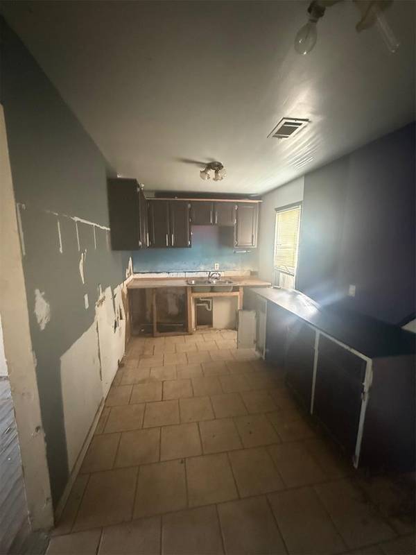 4300 SE 37th ST, Del City, OK 73115