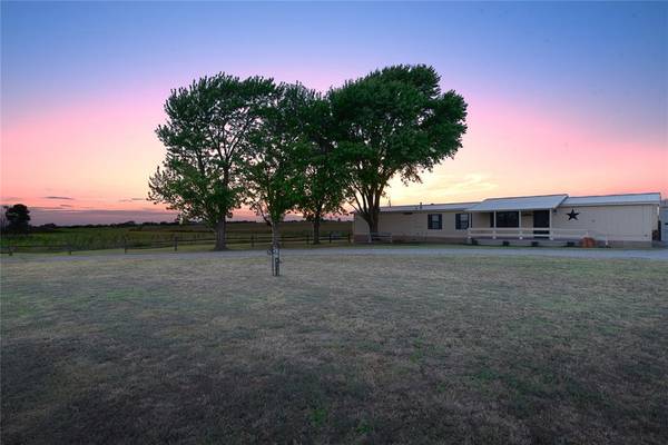 19281 N Route 66 HWY, Sayre, OK 73662