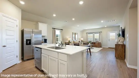 929 S Bear LN, Mustang, OK 73064