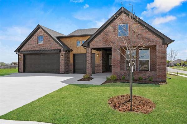 10532 NW 33rd PL, Yukon, OK 73099