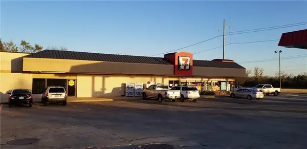 16500 N Western AVE, Edmond, OK 73012