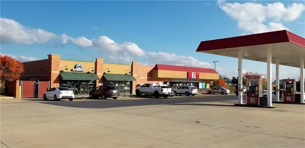 1912 S Eastern AVE, Moore, OK 73160