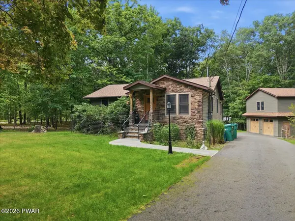 185 Laurel CIR, Hawley, PA 18428