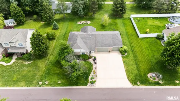 104 CONAGHAN DR, Groveland, IL 61535