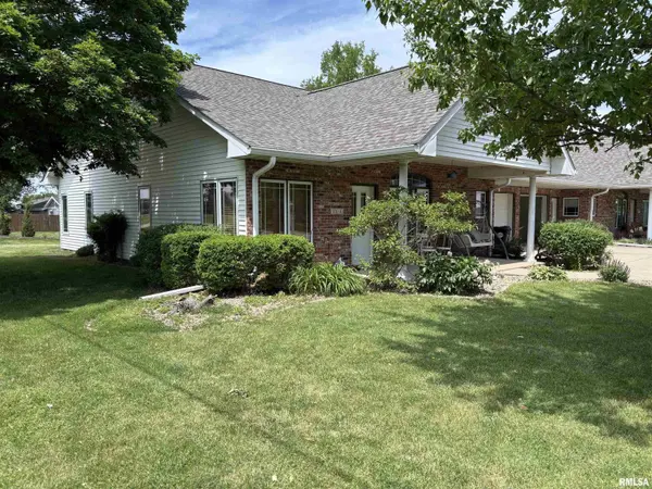 101A 6TH ST #A, Roanoke, IL 61561