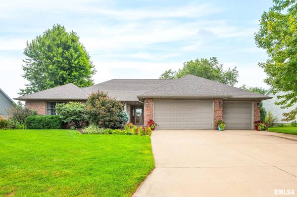 1920 SUSAN HOPE DR, Pekin, IL 61554