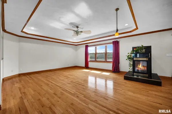 1920 SUSAN HOPE DR, Pekin, IL 61554