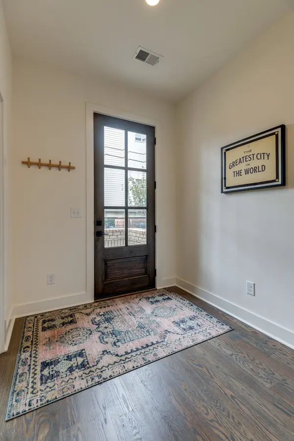 3206 W End Cir #8, Nashville, TN 37203