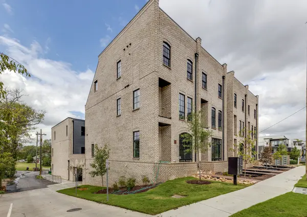 3206 W End Cir #8, Nashville, TN 37203