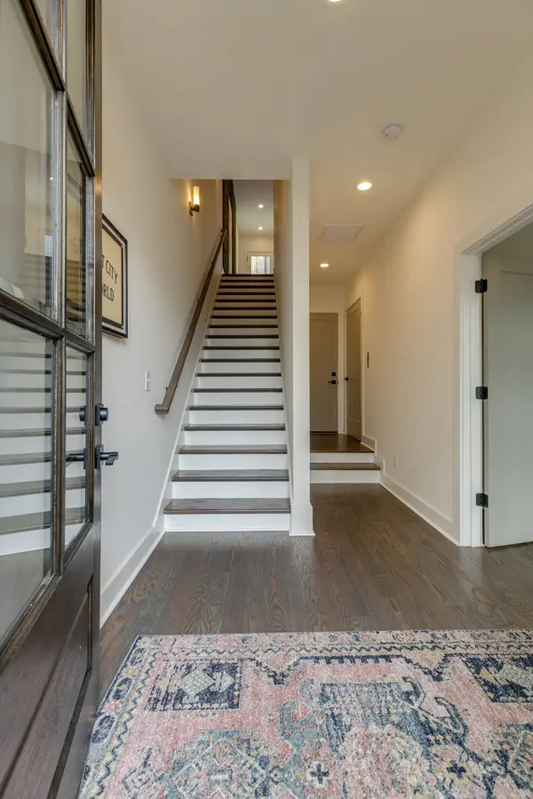 3206 W End Cir #8, Nashville, TN 37203