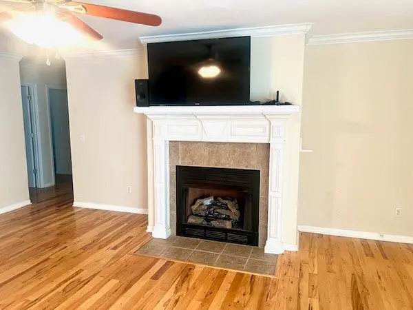 12 Oak Point Dr, Fayetteville, TN 37334