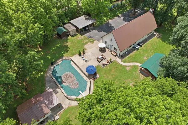 2540 Carl Fox Rd, Cornersville, TN 37047