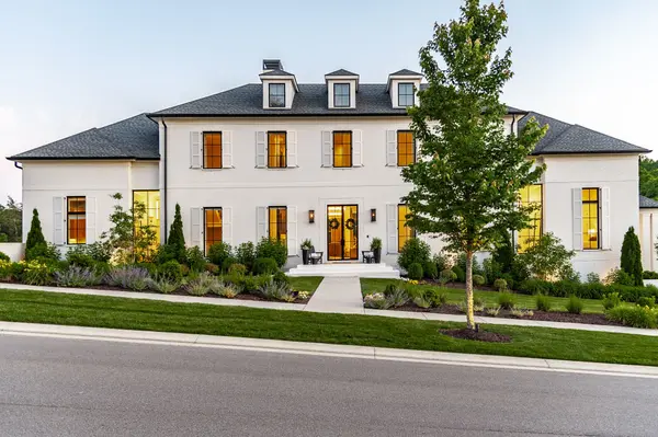 8114 Heirloom Blvd, College Grove, TN 37046