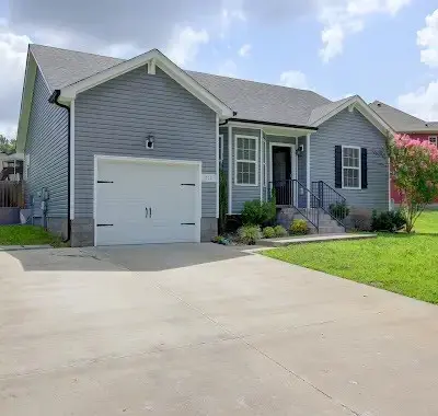 1716 Rains Rd, Clarksville, TN 37042