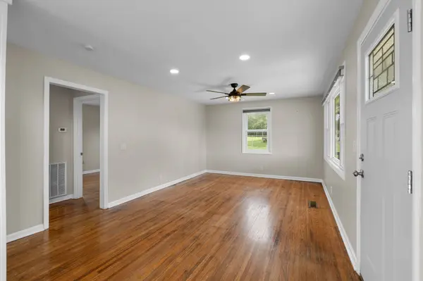 10786 New Cut Off Rd, Bon Aqua, TN 37025