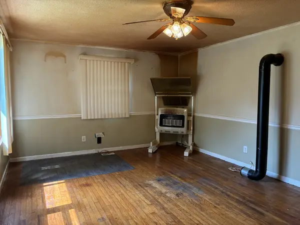 1757 Wet Mill Creek Rd, Celina, TN 38551