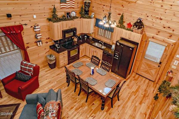 1928 Bear Creek Falls Way, Sevierville, TN 37876