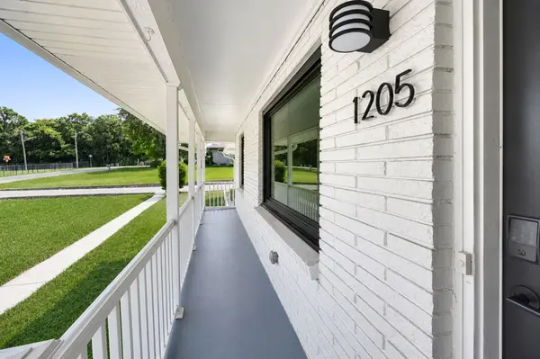 1205 Saint Marys Ln, Nashville, TN 37218