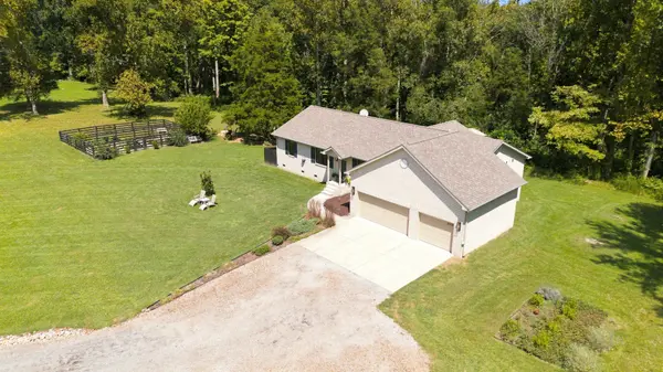 8008 Poplar Ridge Ln, Primm Springs, TN 38476