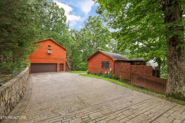 1186 Deerfield Way, La Follette, TN 37766