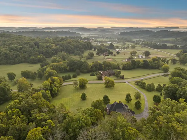 3635 Bear Creek Ln, Thompsons Station, TN 37179