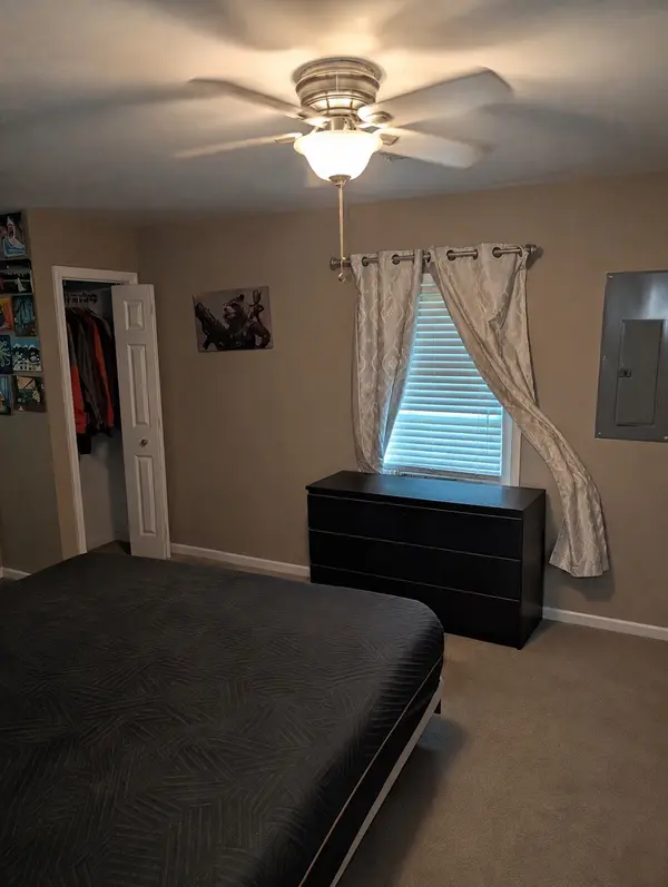 1518 Matlock Dr, Chapmansboro, TN 37035