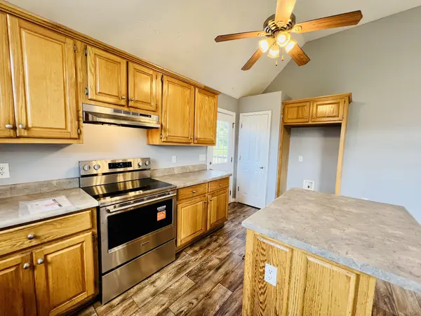 33 Long Meadow Dr, Fayetteville, TN 37334