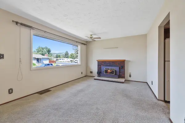 3718 E Carlisle Ave, Spokane, WA 99217