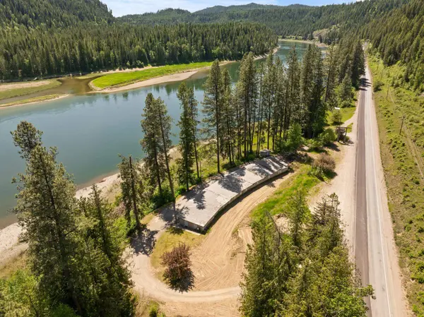 8612 31 Hwy, Ione, WA 99139