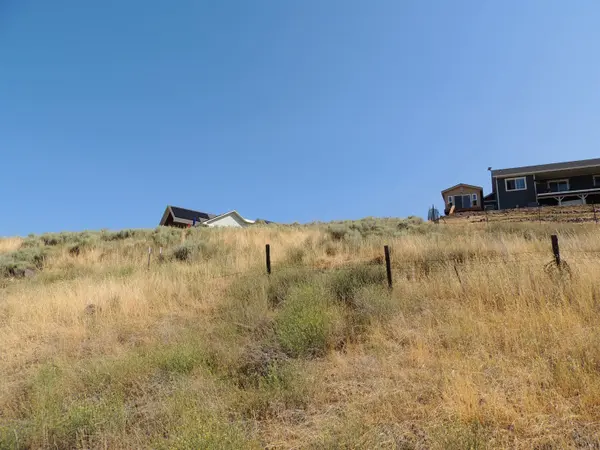 40905 Scenic Dr N, Seven Bays, WA 99122