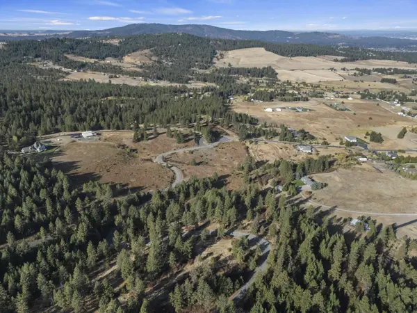 6611 S Saddle Ridge Ln, Greenacres, WA 99016