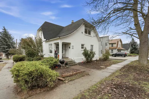 323 5th St, Cheney, WA 99004