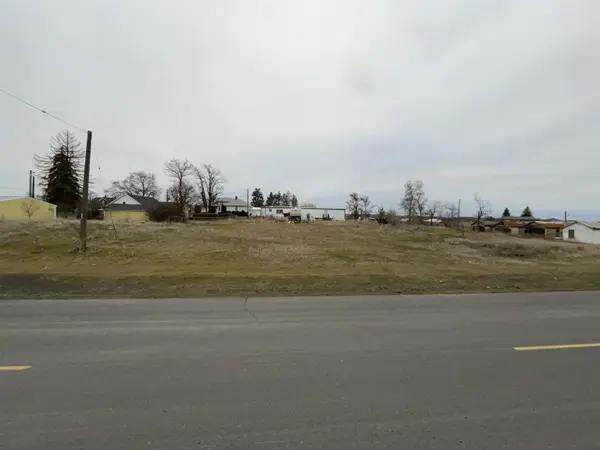 718 W 1st St, Sprague, WA 99032