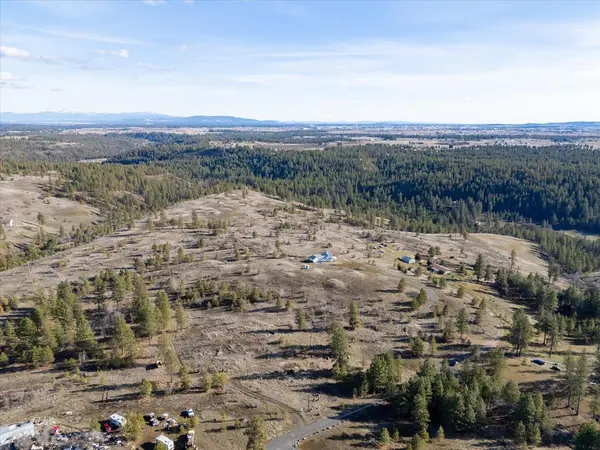 4608 N Whispering Pines Ln, Spokane, WA 99224