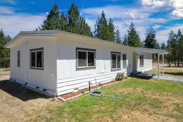 7754 Samuel St, Ford, WA 99013