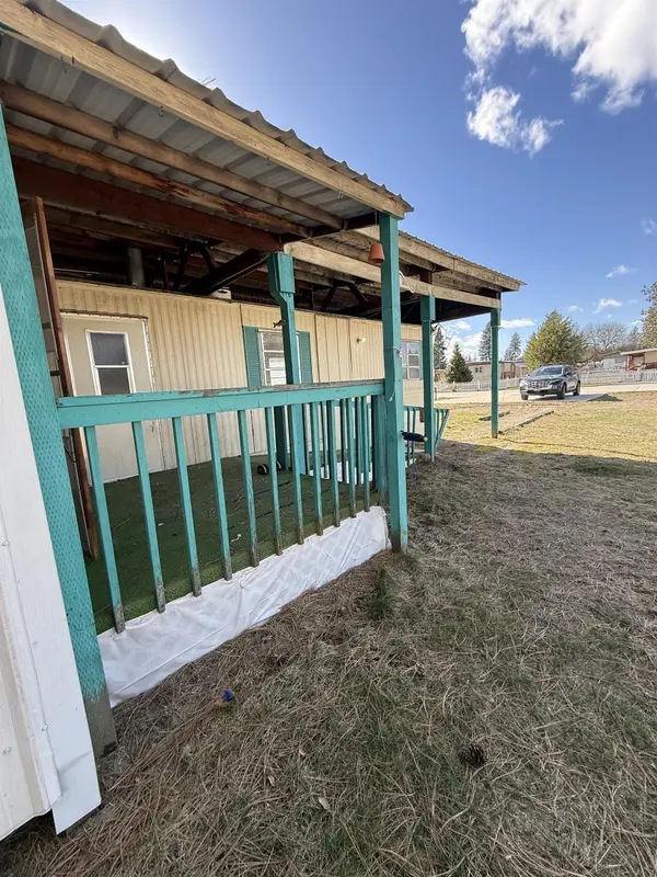 40414 Newport Hwy #43, Elk, WA 99009