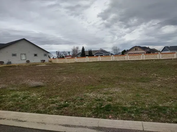 1109 N Country Club Dr #Units 35 & 36, Deer Park, WA 99006