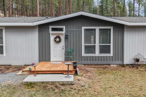 1477 D College Ln, Kettle Falls, WA 99141