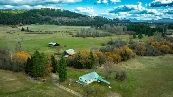 901 Skookum Creek Rd, Usk, WA 99180