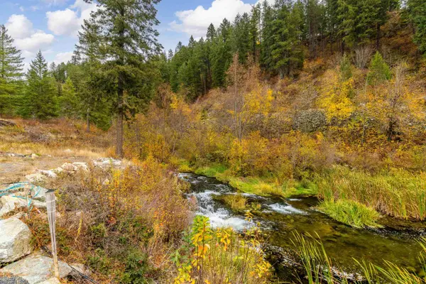8 Camden Rd, Elk, WA 99009