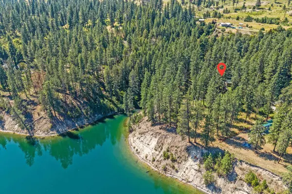 61 Columbia Dr, Kettle Falls, WA 99141