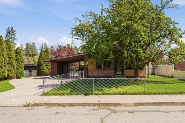 6814 N Post St, Spokane, WA 99208