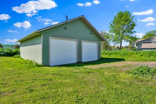 601 Tomeo Ct, St John, WA 99171